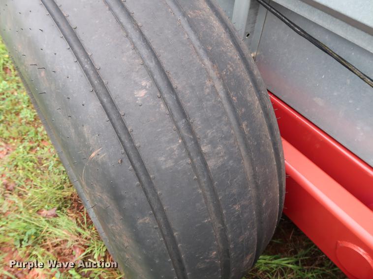 image for item DG3438 2005 Hesston S390 manure spreader