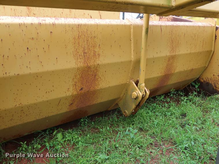 image for item DG3439 Holcomb 1200 scraper