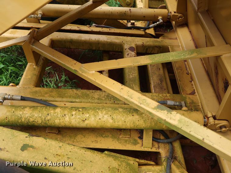 image for item DG3439 Holcomb 1200 scraper