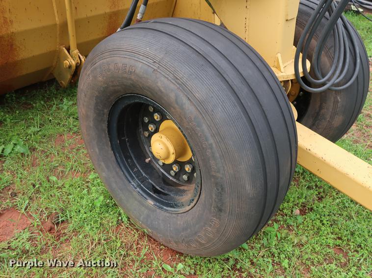 image for item DG3439 Holcomb 1200 scraper