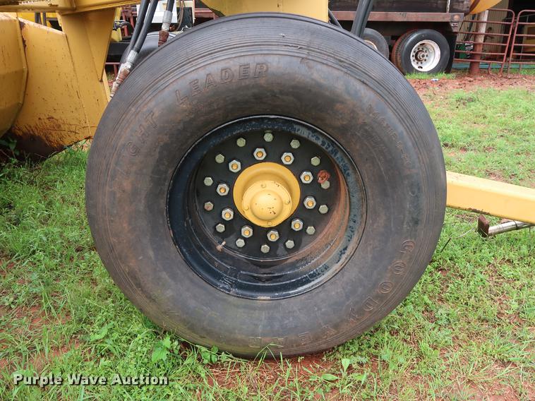 image for item DG3439 Holcomb 1200 scraper