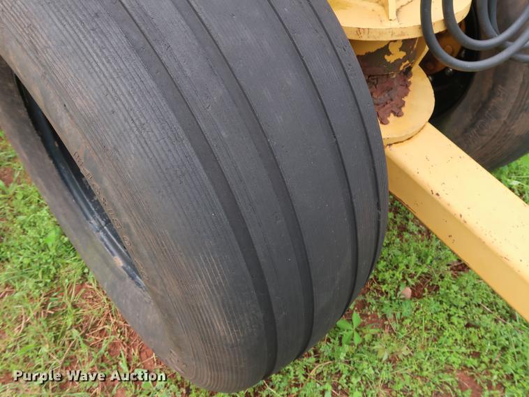 image for item DG3439 Holcomb 1200 scraper