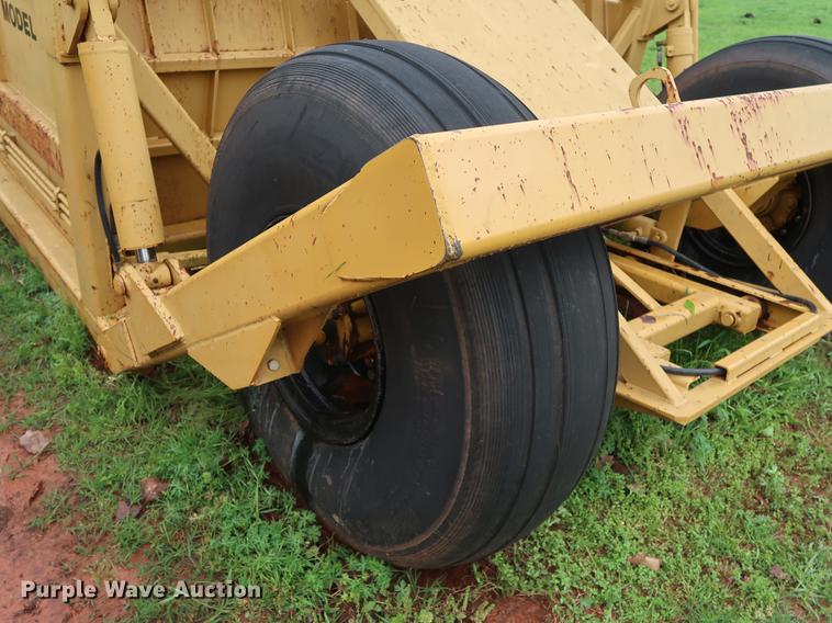 image for item DG3439 Holcomb 1200 scraper