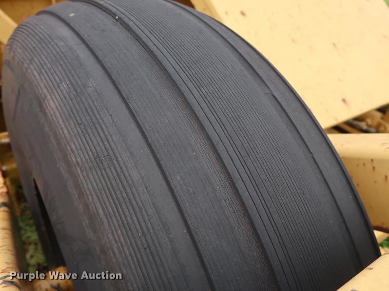 image for item DG3439 Holcomb 1200 scraper