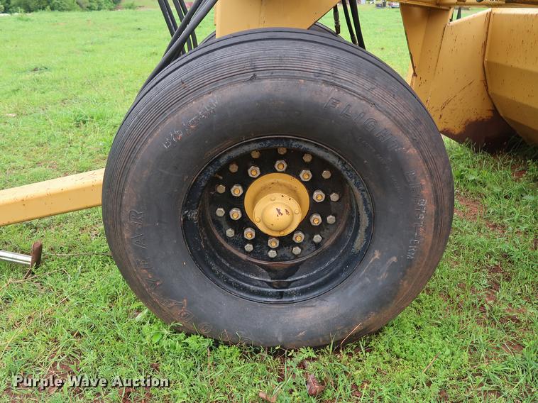 image for item DG3439 Holcomb 1200 scraper