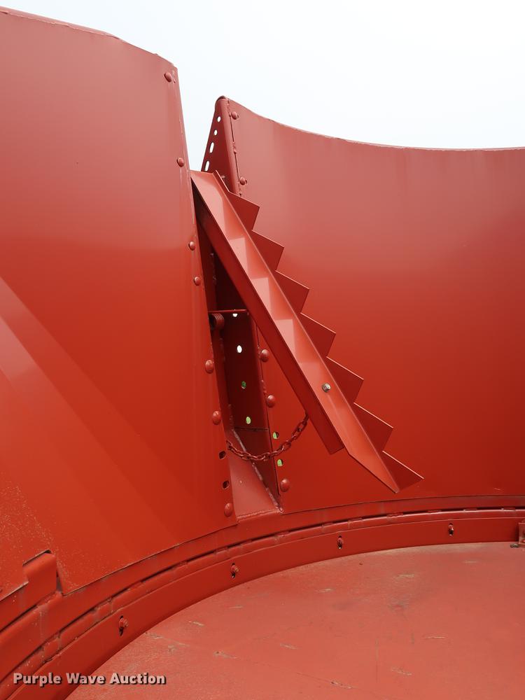 image for item DG3441 Hesston BP25 bale processor