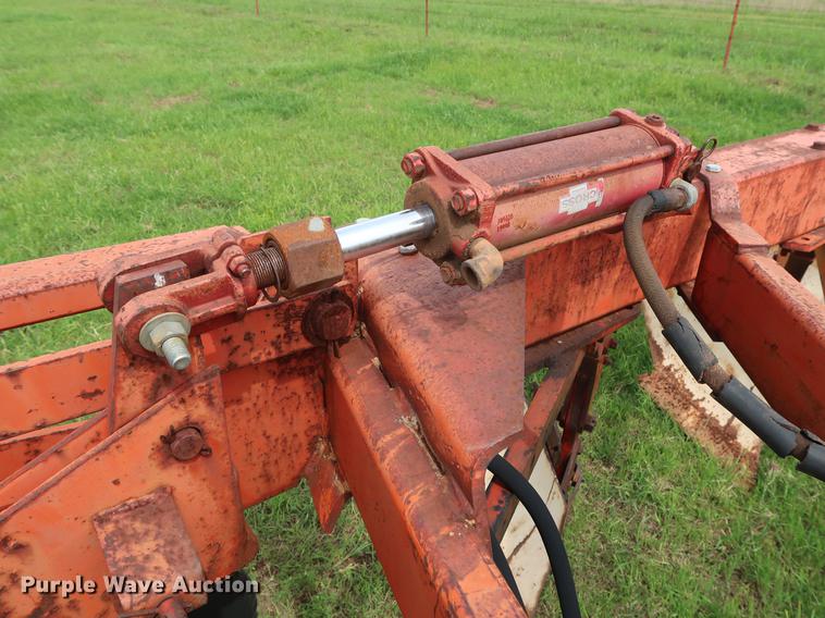 image for item DG3450 Case IH 618 six bottom plow