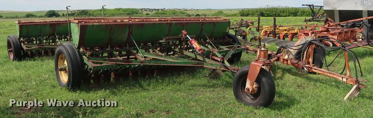 image for item DG3451 (2) John Deere 208 grain drills