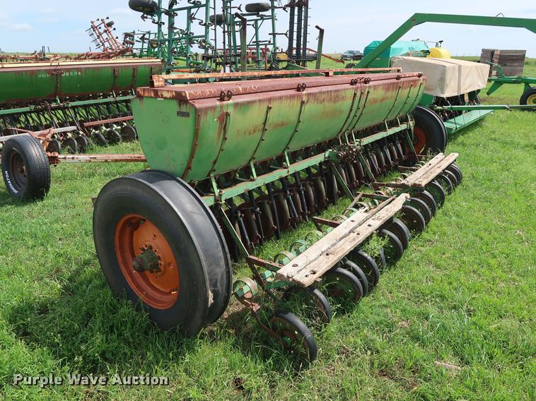 image for item DG3451 (2) John Deere 208 grain drills