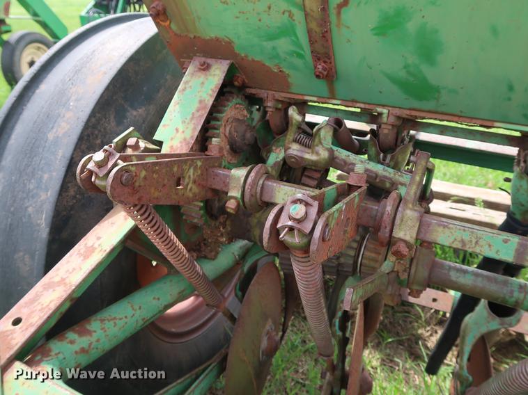 image for item DG3451 (2) John Deere 208 grain drills