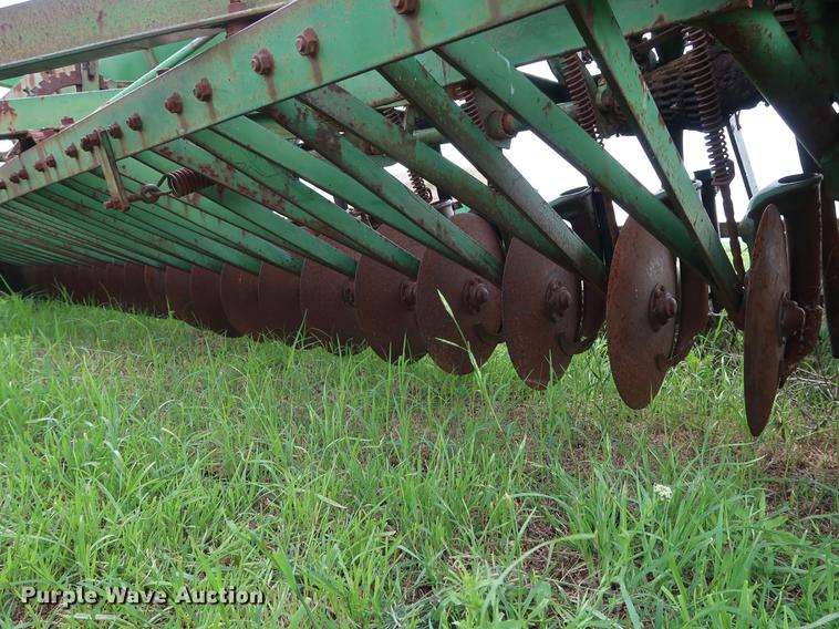 image for item DG3451 (2) John Deere 208 grain drills