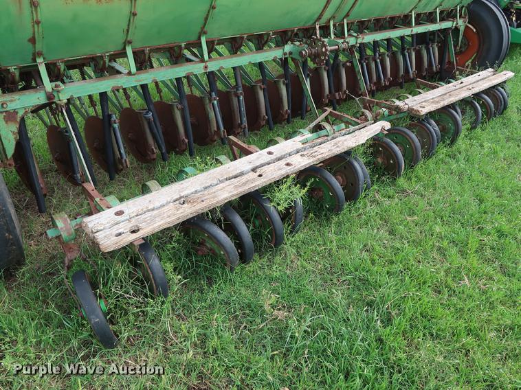 image for item DG3451 (2) John Deere 208 grain drills