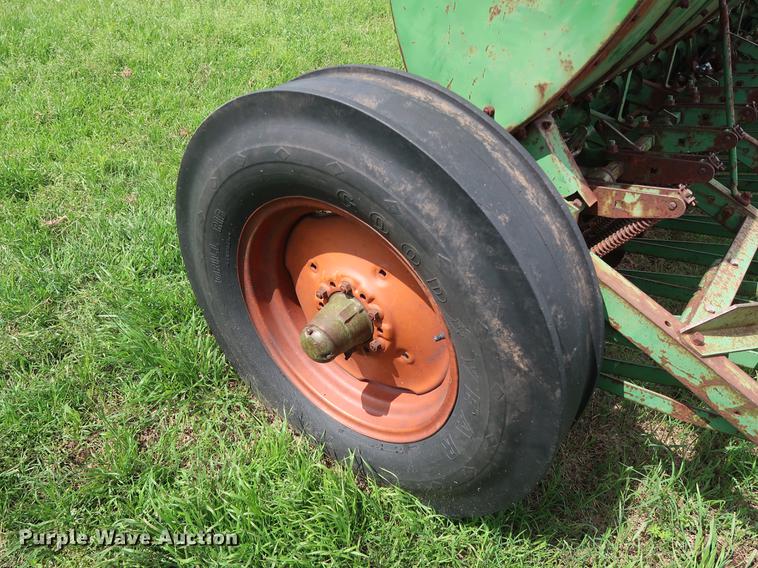 image for item DG3451 (2) John Deere 208 grain drills