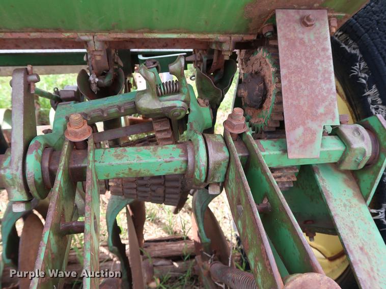 image for item DG3451 (2) John Deere 208 grain drills