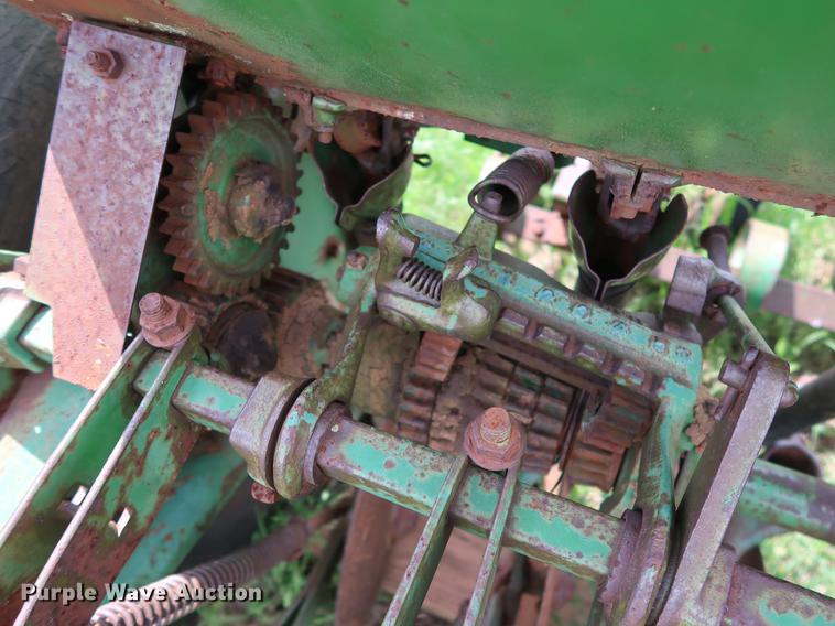 image for item DG3451 (2) John Deere 208 grain drills