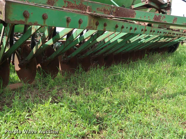 image for item DG3451 (2) John Deere 208 grain drills