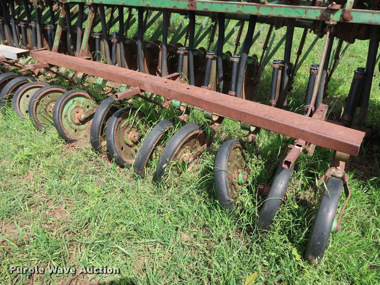 image for item DG3451 (2) John Deere 208 grain drills
