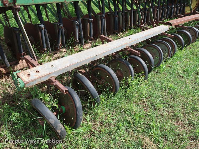 image for item DG3451 (2) John Deere 208 grain drills