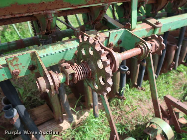 image for item DG3451 (2) John Deere 208 grain drills