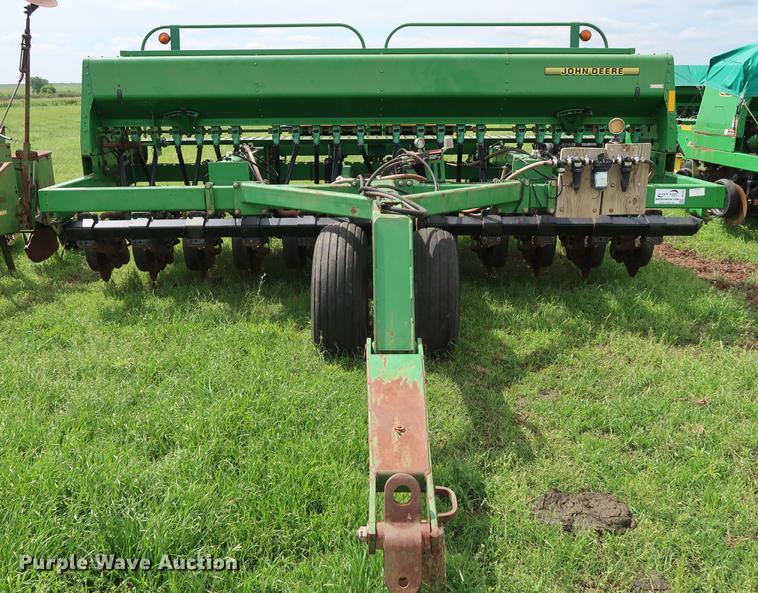 image for item DG3452 John Deere 750 grain drill