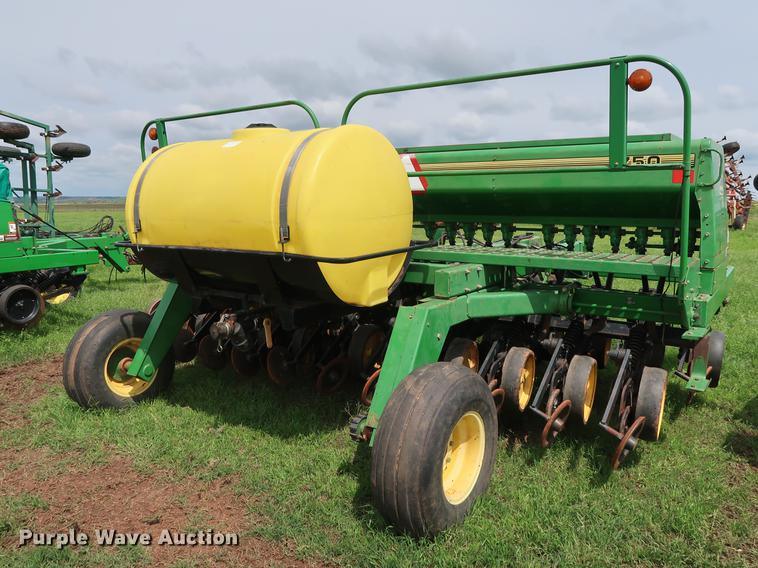 image for item DG3452 John Deere 750 grain drill