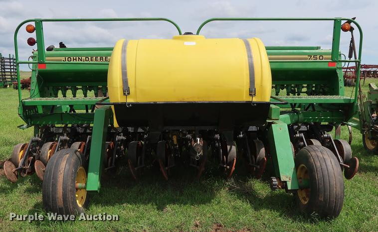 image for item DG3452 John Deere 750 grain drill