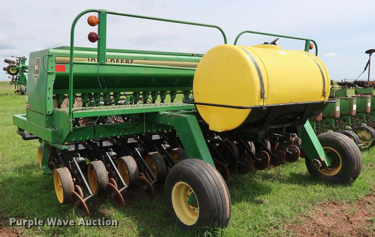 image for item DG3452 John Deere 750 grain drill