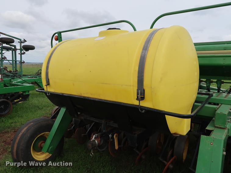 image for item DG3452 John Deere 750 grain drill