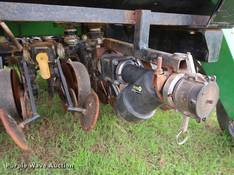 image for item DG3452 John Deere 750 grain drill