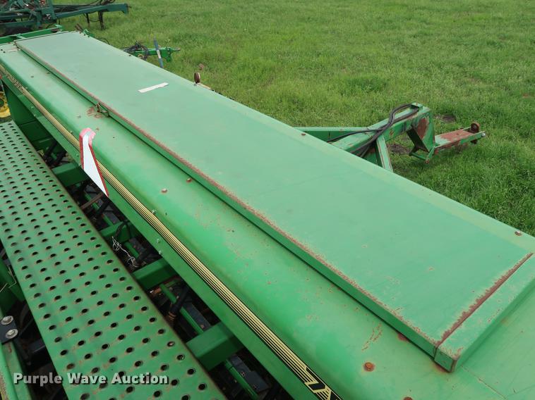 image for item DG3452 John Deere 750 grain drill