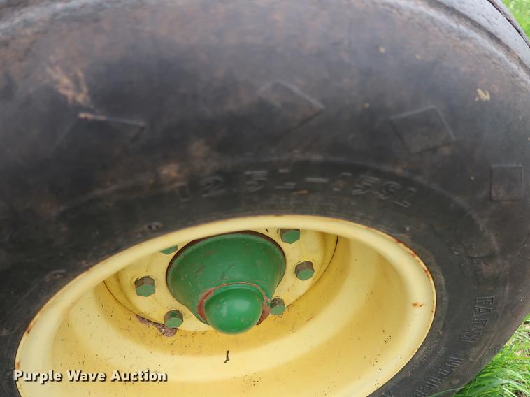 image for item DG3452 John Deere 750 grain drill