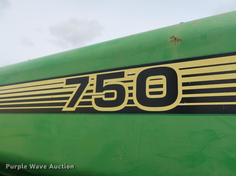 image for item DG3452 John Deere 750 grain drill