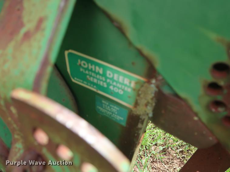 image for item DG3453 John Deere 1300 planter
