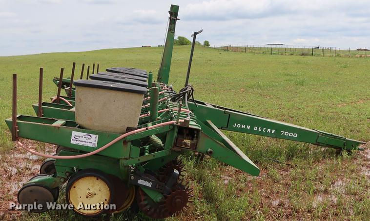 image for item DG3454 John Deere 7000 planter