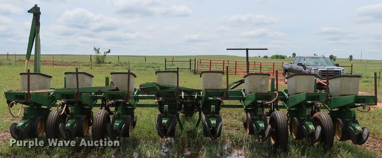 image for item DG3454 John Deere 7000 planter