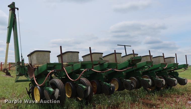 image for item DG3454 John Deere 7000 planter