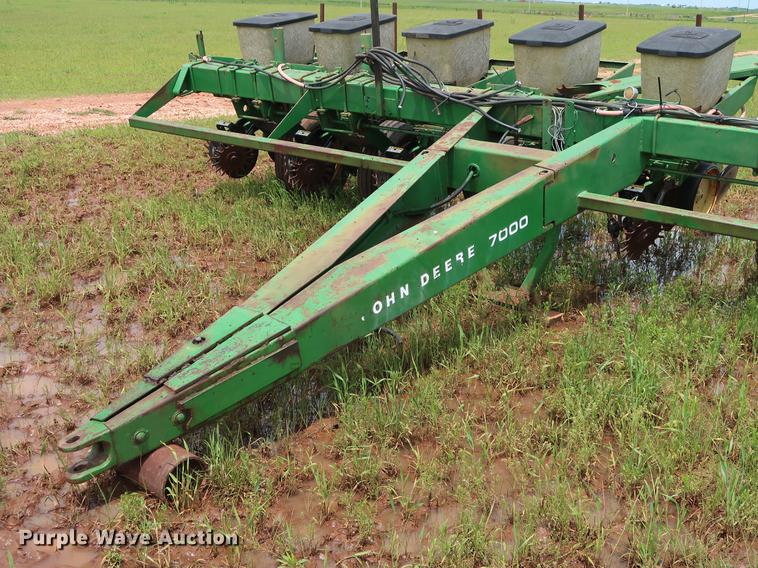 image for item DG3454 John Deere 7000 planter