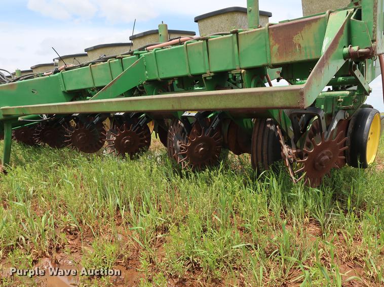 image for item DG3454 John Deere 7000 planter