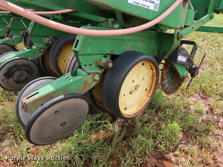 image for item DG3454 John Deere 7000 planter