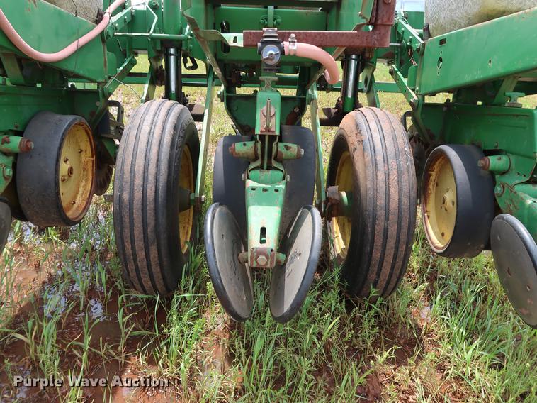 image for item DG3454 John Deere 7000 planter