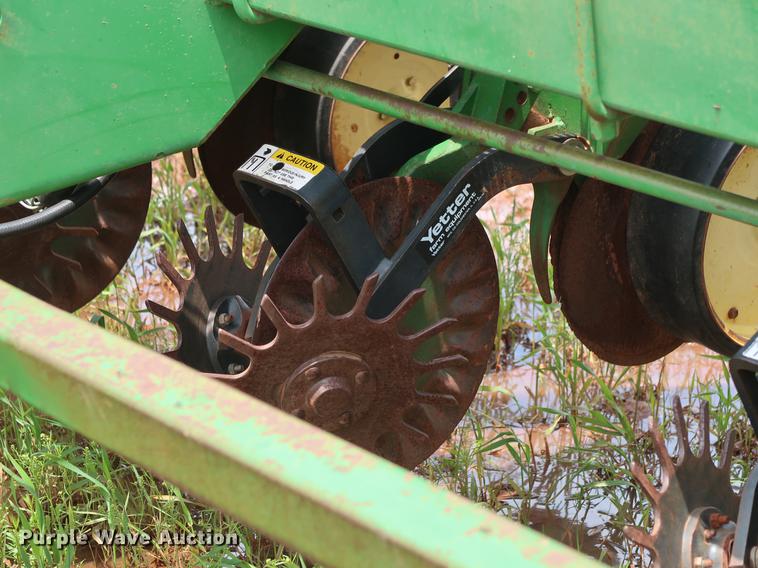 image for item DG3454 John Deere 7000 planter