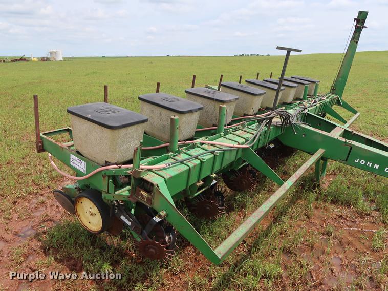 image for item DG3454 John Deere 7000 planter