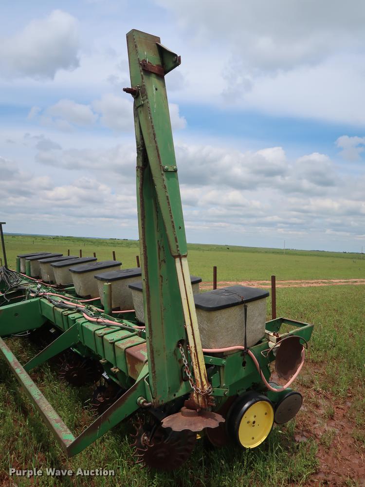 image for item DG3454 John Deere 7000 planter