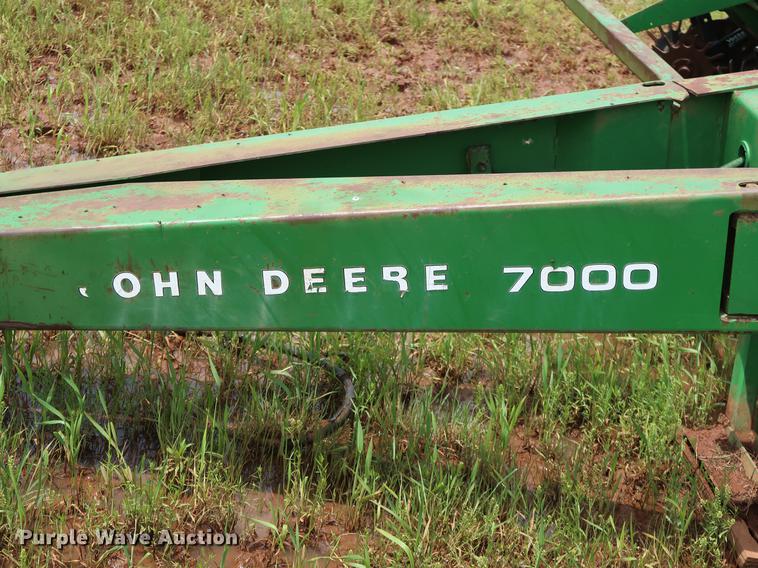 image for item DG3454 John Deere 7000 planter