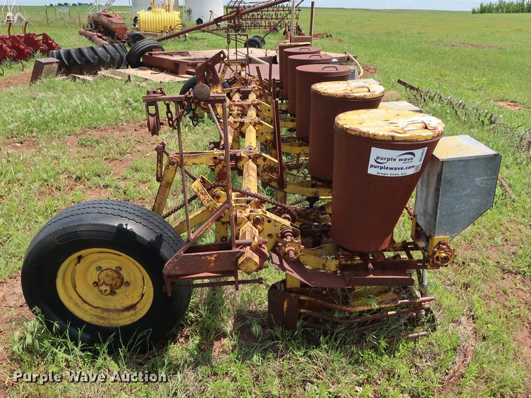 image for item DG3457 Buffalo 4300-B-6 planter