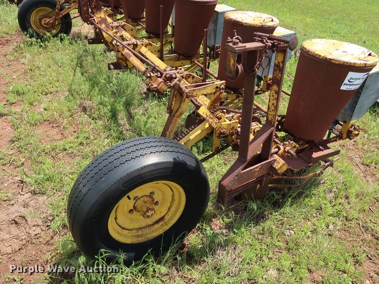 image for item DG3457 Buffalo 4300-B-6 planter