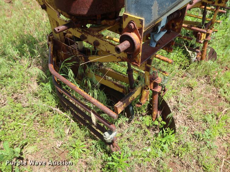 image for item DG3457 Buffalo 4300-B-6 planter
