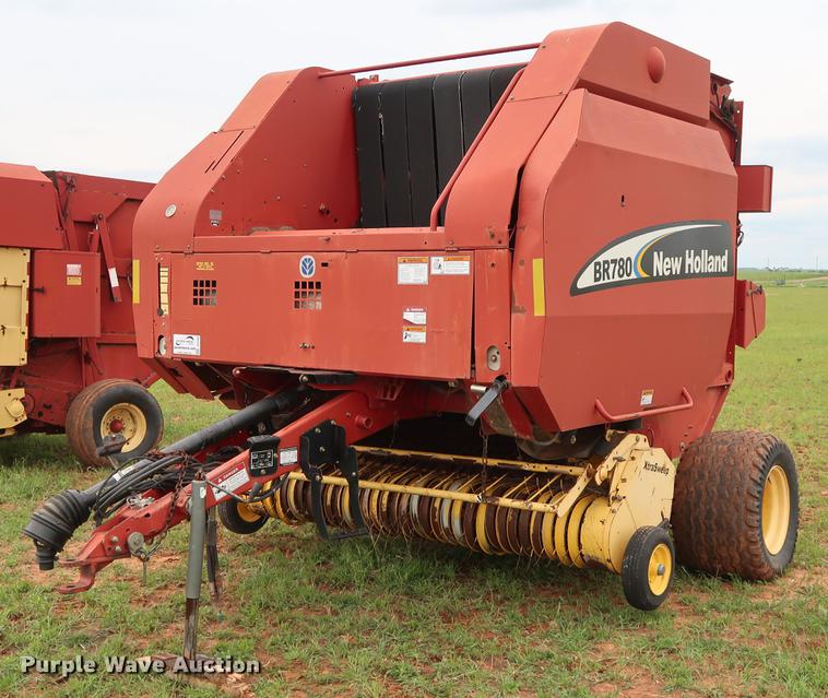 image for item DG3460 2003 New Holland BR780 round baler