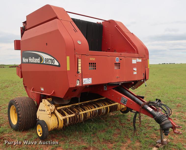 image for item DG3460 2003 New Holland BR780 round baler