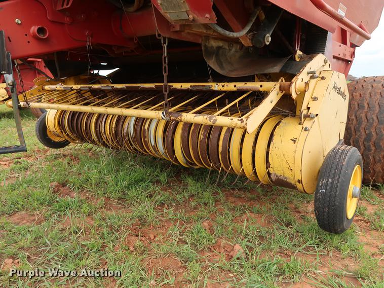 image for item DG3460 2003 New Holland BR780 round baler